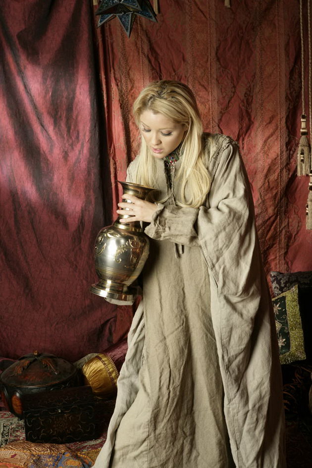 Medieval Nudity, mediaval-girls-02.jpg